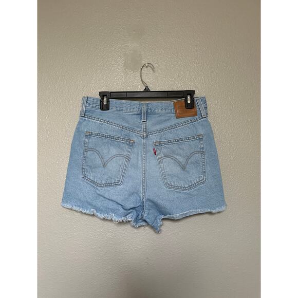 Levi's Ribcage Light Wash Button Fly Cotton Blend High Rise Shorts Size 31 - Picture 4 of 7